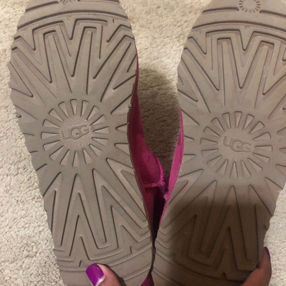 Pink UGG boots with bow on back - Picture 4 of 4